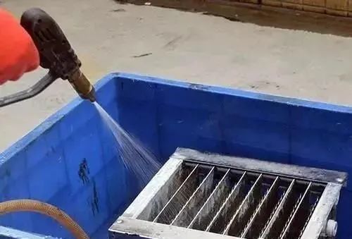 油煙凈化器老化了怎么辦？環(huán)保設(shè)備廠家給出專業(yè)建議